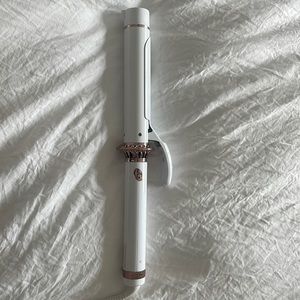 T3 Twirl 1.25” Ceramic Curling Iron
